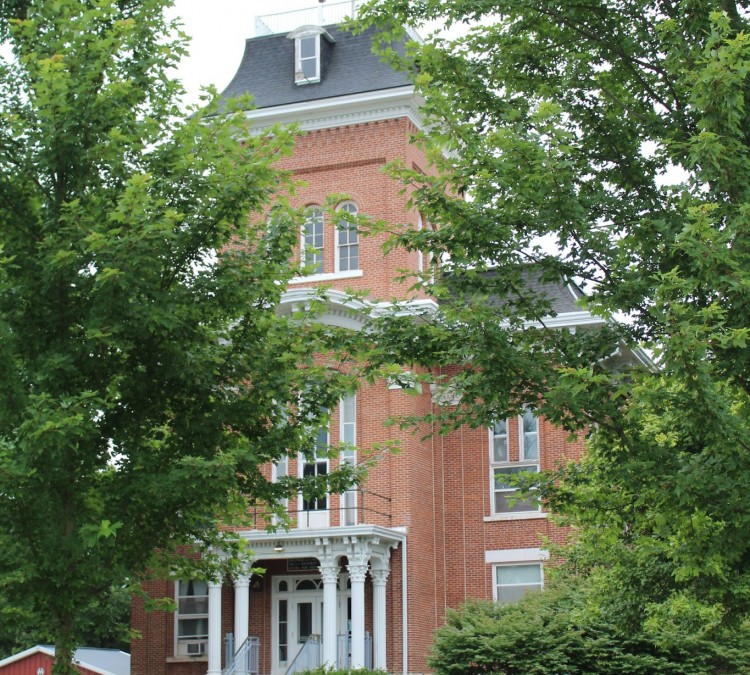 old-courthouse-museum-photo